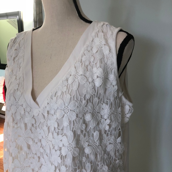 WOW WOW WOW Crochet Front Tank - Picture 2 of 6